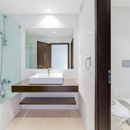 Amazing 1 Bedroom Appartement *