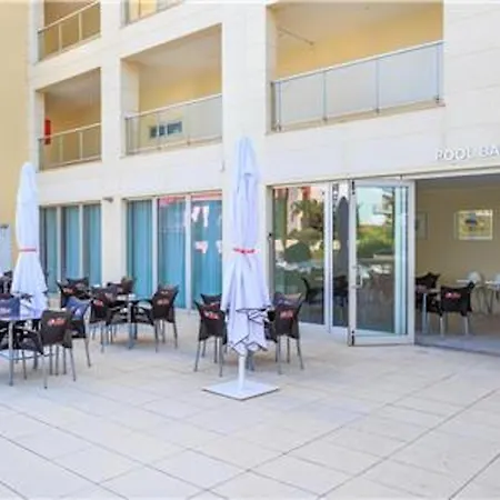 Amazing 1 Bedroom Apartment *